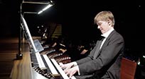 Frederik Magle spiller orgel i DR Koncerthuset 3