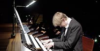Frederik Magle spiller orgel i DR Koncerthuset 4