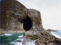800px-Scotland-Staffa-Fingals-Cave-1900.jpg