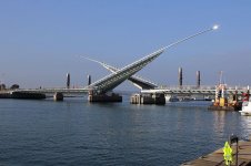 800px-023_The_Twin_Sails_Bridge,_Poole_Harbour,_Dorset.jpg